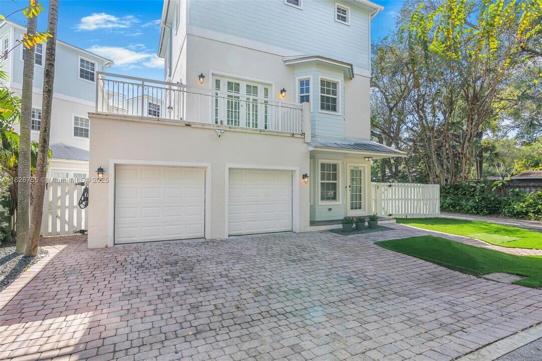 1111 Waverly Rd in Fort Lauderdale, FL - Building Photo