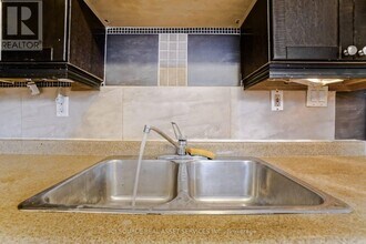 2609 Kingston Rd in Toronto, ON - Building Photo - Building Photo