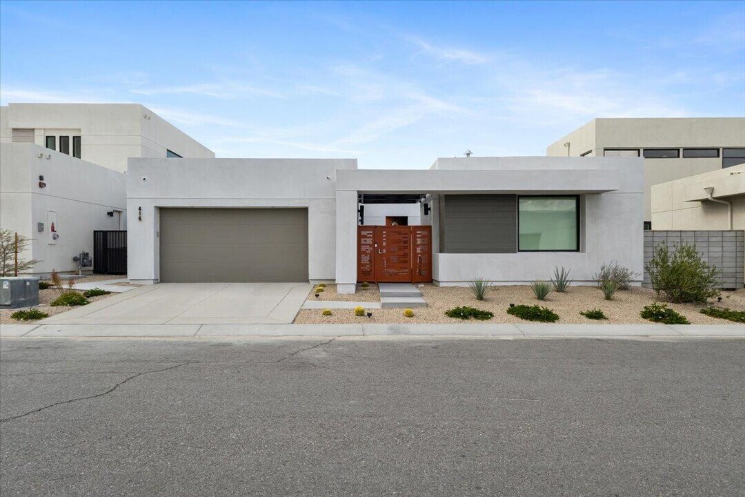 416 Palladium Blvd in Palm Springs, CA - Foto de edificio