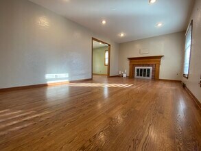 9601 Horton St in Overland Park, KS - Foto de edificio - Building Photo