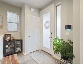 8138 SE Reddington St in Hillsboro, OR - Building Photo - Building Photo