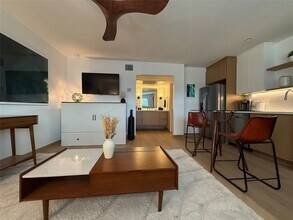 1901 Richmond Ave. in Houston, TX - Foto de edificio - Building Photo