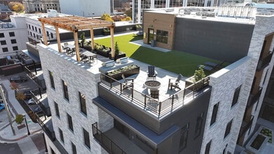 The Pearl in Fort Wayne, IN - Foto de edificio - Building Photo