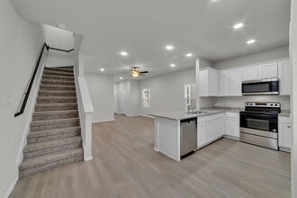 7356 Misty Ridge Dr-Unit -20 in Converse, TX - Building Photo - Building Photo