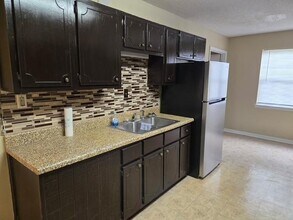 660 Fisher St in Mobile, AL - Building Photo - Building Photo