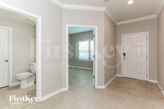 9019 Devon Pines Dr in Jacksonville, FL - Building Photo - Building Photo