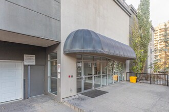 Vivacity One in Edmonton, AB - Building Photo - Building Photo