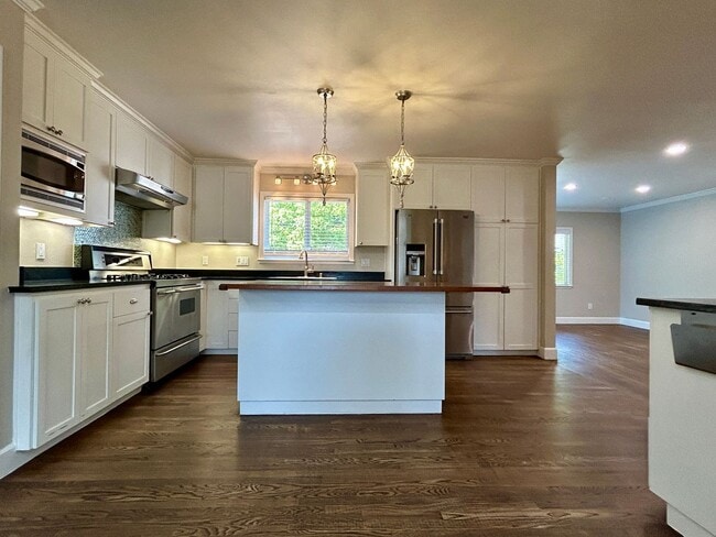 property at 90 Alviso St