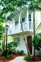 105 E Coda Cir in Delray Beach, FL - Building Photo