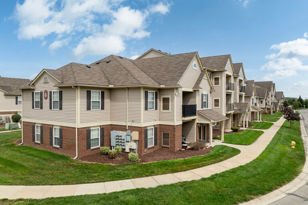 Stratford Place at Brownstown in Brownstown, MI - Foto de edificio