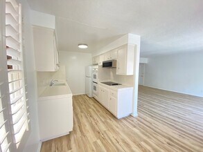 529 California Ave in Santa Monica, CA - Foto de edificio - Building Photo