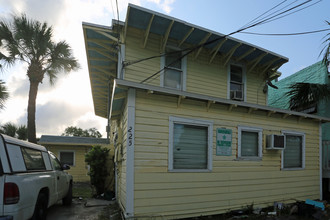 225 N H St in Lake Worth, FL - Building Photo - Building Photo