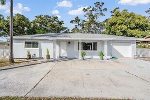 6472-6113 113th St North in Seminole, FL - Building Photo