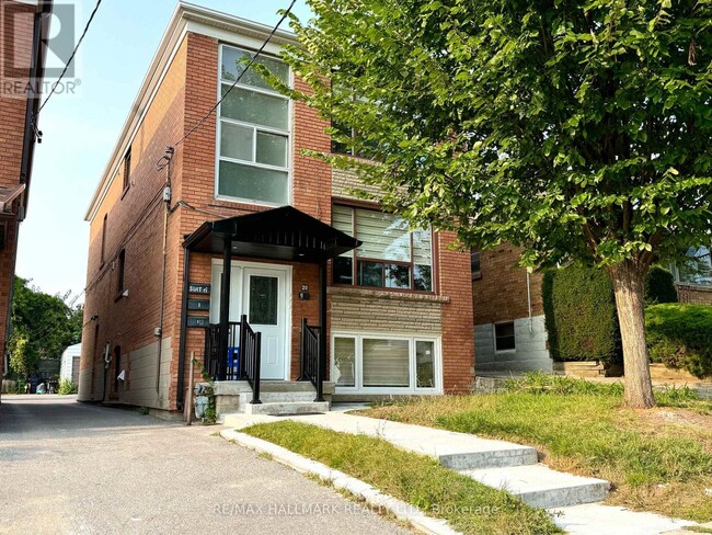 20-20 Holwood Ave