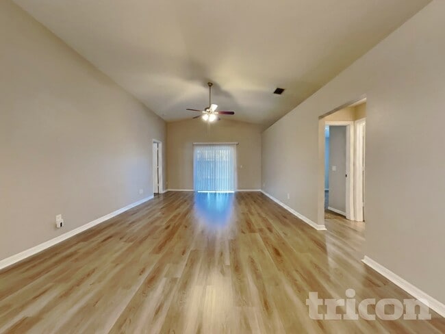 24349 Rolling View Ct in Lutz, FL - Building Photo - Building Photo