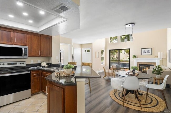 115 Fallingstar in Irvine, CA - Building Photo - Building Photo