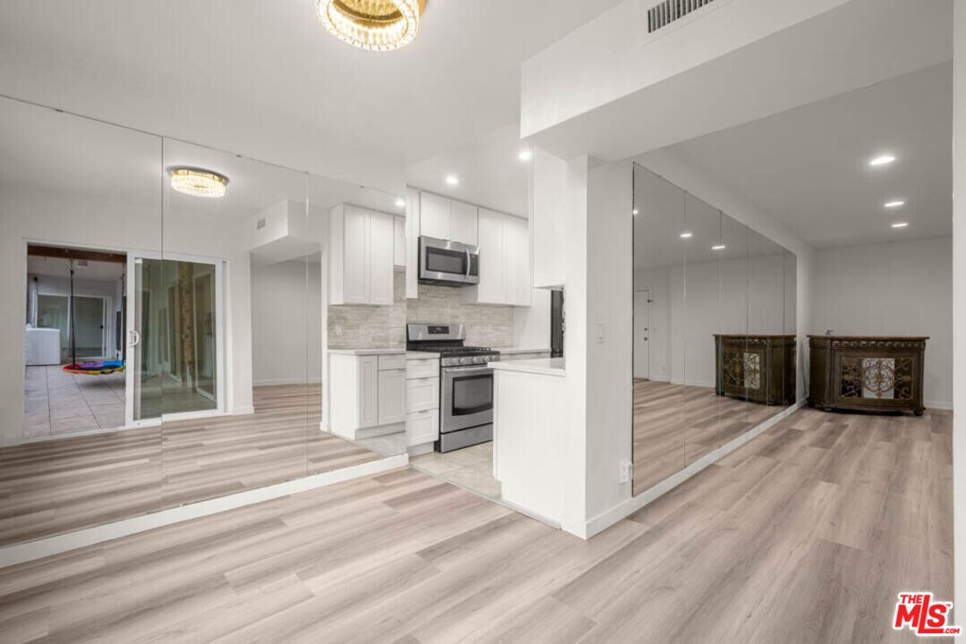 423 Rexford Dr in Beverly Hills, CA - Building Photo