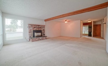 1615 S 359th St in Federal Way, WA - Foto de edificio - Building Photo