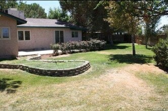 7655 W Ave A in Lancaster, CA - Foto de edificio - Building Photo