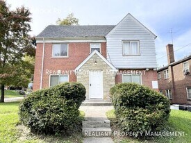 4549 Paddock Rd in Cincinnati, OH - Building Photo