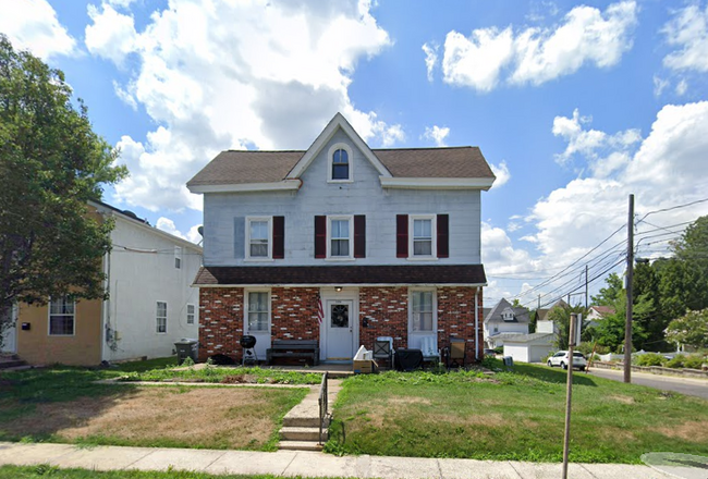 126 N Spring Garden St in Ambler, PA - Building Photo - Building Photo