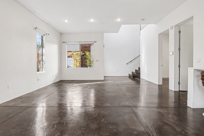 3425 Louise St in Oakland, CA - Building Photo - Building Photo