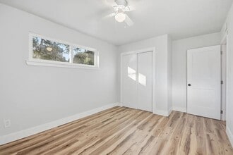 522 S Edgewood Cir in Pensacola, FL - Building Photo - Building Photo