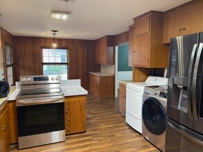 1210 Brazos St in Rosenberg, TX - Building Photo - Building Photo