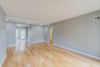 3 Heartwoods Ct in St. Louis, MO - Building Photo - Building Photo