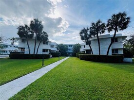 10190 Collins Ave in Bal Harbour, FL - Building Photo