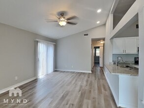 8308 Steamboat Ln in Tampa, FL - Building Photo - Building Photo