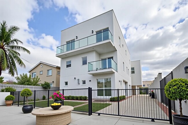 property at 1106 Queen Anne Pl