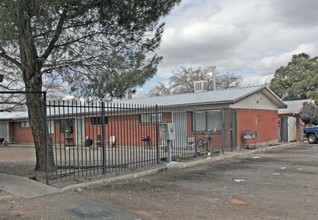 417-421 Indiana St SE in Albuquerque, NM - Building Photo - Building Photo