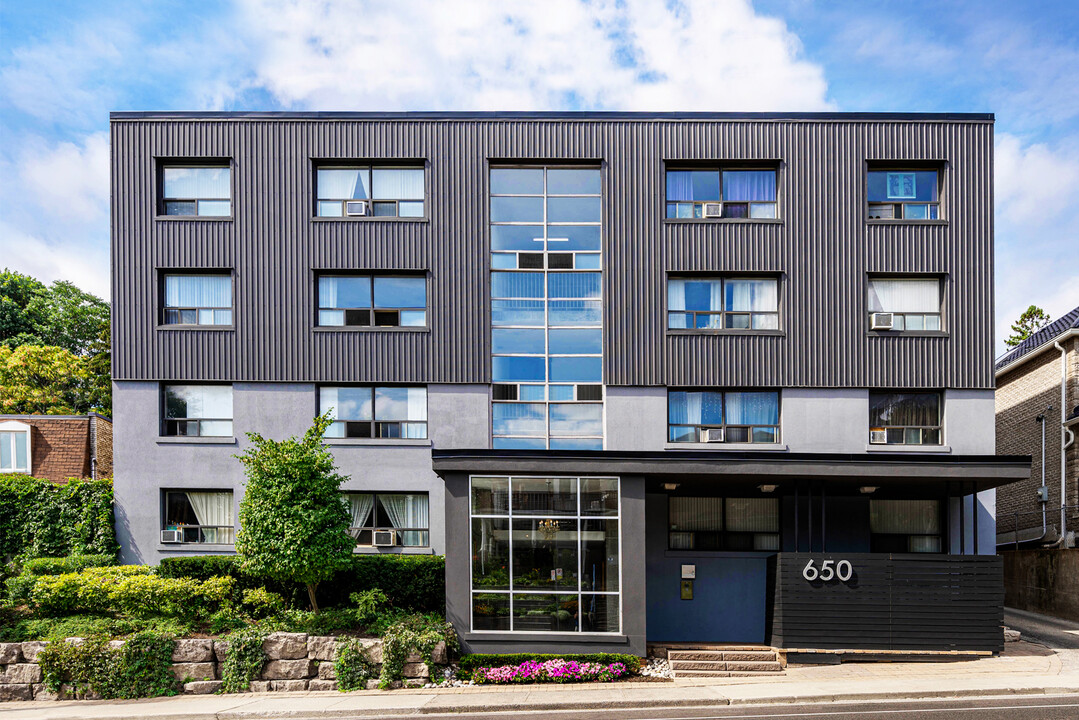 Beach Suites in Toronto, ON - Building Photo