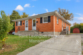 1988 Fair Oaks Dr in Lexington, KY - Building Photo - Building Photo