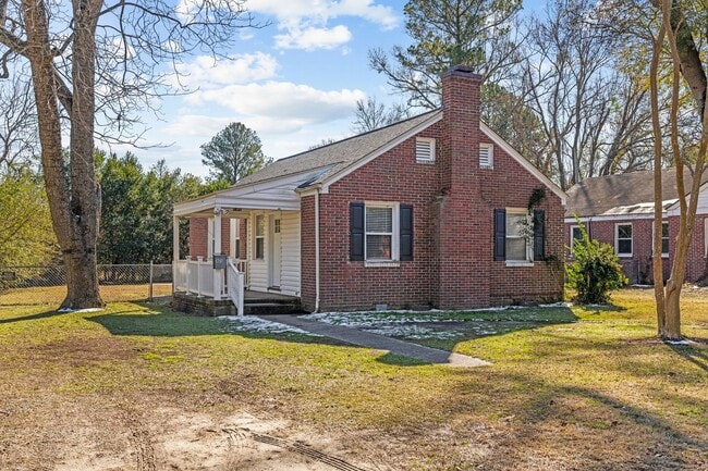 property at 1605 Oakwood Ave