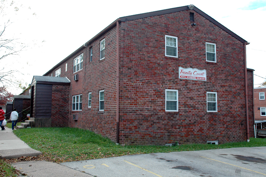 210 Trinity Ave in Ambler, PA - Building Photo