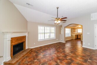 8648 Tropicana Dr N in Memphis, TN - Foto de edificio - Building Photo