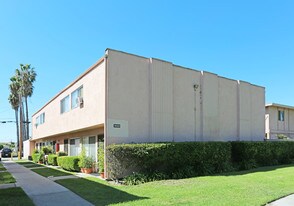 14321 Village Way Apartments