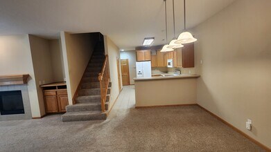 1208 SE Birch Ln in Ankeny, IA - Building Photo - Building Photo