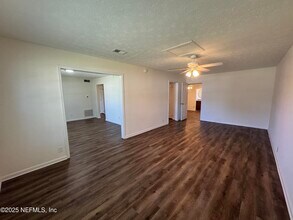 5292 Julington Creek Rd in Jacksonville, FL - Building Photo - Building Photo