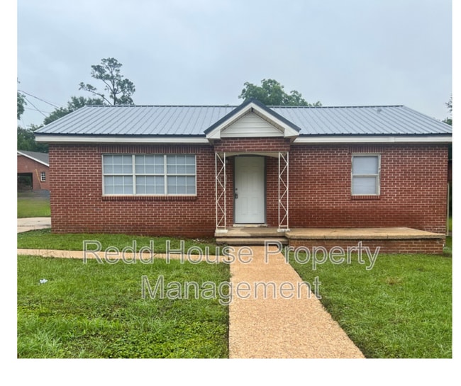 property at 618 N Rawls St