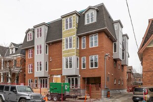 Sunflower Suites in Ottawa, ON - Building Photo