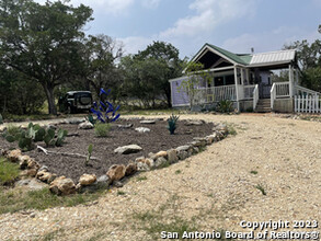 517 Timberdell Dr in Canyon Lake, TX - Building Photo - Building Photo