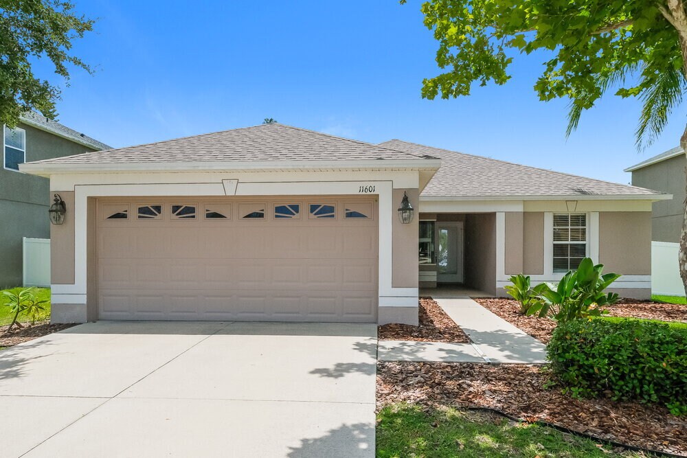 11601 Addison Chase Dr in Riverview, FL - Building Photo