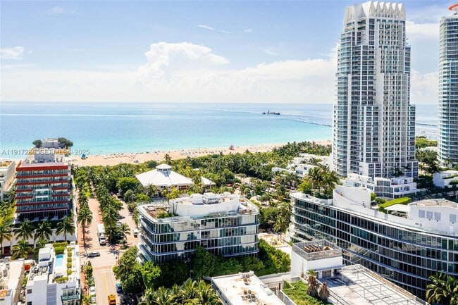 1 Collins Ave in Miami Beach, FL - Building Photo - Building Photo