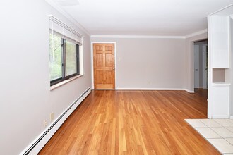 3575 Linwood Ave-Unit -3 in Cincinnati, OH - Building Photo - Building Photo