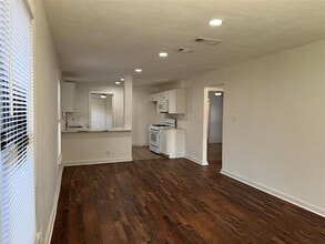 5140 Dimple Jackson St in Dallas, TX - Building Photo - Building Photo