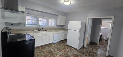 12435-12445 SW Ash Ave in Tigard, OR - Building Photo - Building Photo