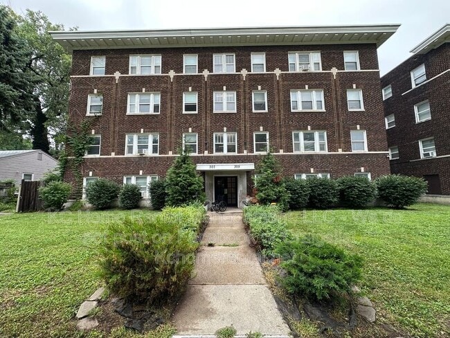 property at 305 Gladstone Blvd